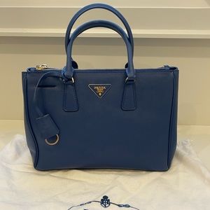 PRADA- medium saffiano galleria- cornflower blue